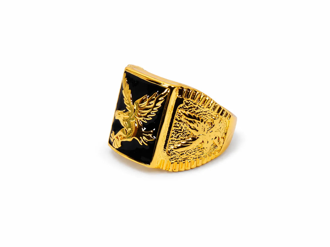 Bague chevalière dorée à motif aigle noir – taille 10